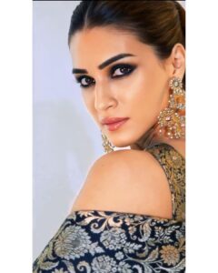 Kriti Sanon's NMACC Benarasi brocade gown was gorgeous