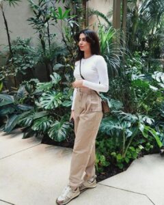 Khushi Kapoor's summer look with her over Rs 4 million Louis Vuitton sling bag